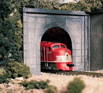 Woodland Scenics 1152 N Scale Single Track Tunnel Portals pkg(2; Unpainted Hyrdrocal(R) Castings) -- Concrete