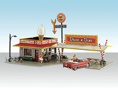 Woodland Scenics 5029 HO Scale Drive n' Dine - Built-&-Ready Landmark Structures(R) -- Assembled - 7-3/4 x 5-1/4" 19.7 x 13.3cm