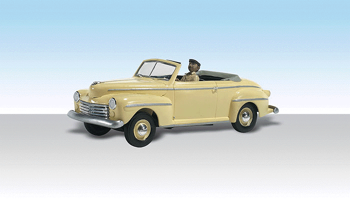 Woodland Scenics 5527 HO Scale Roger's Rag Top - Assembled - AutoScenes(R) -- Convertible & 1 Figure