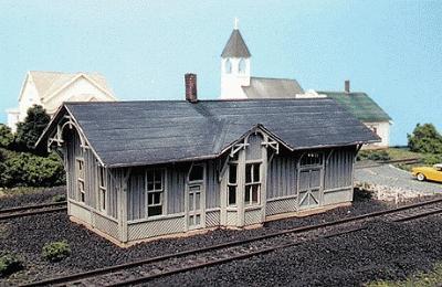 Blair Line 185 HO Scale Chesapeake & Ohio Depot - Standard #1 Design (Laser-Cut Wood Kit) -- 2-3/4" x 7"  6.8 x 17.5cm