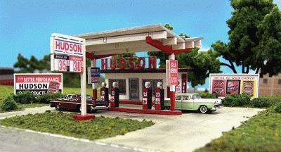 Blair Line 2002 HO Scale Hudson Oil Gas Station -- Kit - 4-1/4 x 2-3/4"  10.8 x 7cm