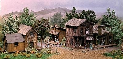 Campbell Scale Models 375 HO Scale Susannah's Frocks -- 3-1/4 x 4"  8.3 x 10.1cm