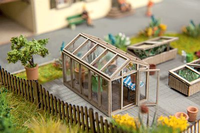 Noch 14357 HO Scale Greenhouse -- Kit - 1-5/8 x 15/16 x 1" 4.2 x 2.4 x 2.6cm