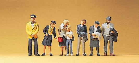 Preiser 10382 HO Scale Passengers -- With Steward