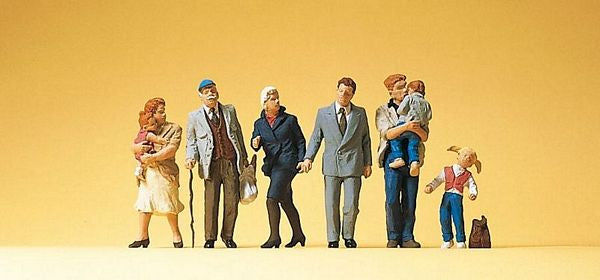 Preiser 10415 HO Scale Pedestrians -- Parents and Grandparents w/Children