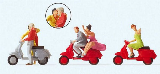 Preiser 10607 HO Scale Three Vespa Scooters w/Riders