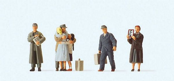 Preiser 10612 HO Scale 1945 German Civilian Returnees pkg(5)