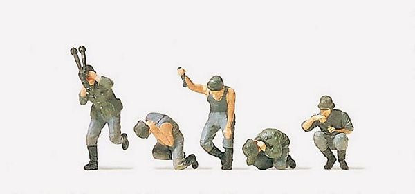 Preiser 16540 HO Scale Military - Former German Army WWII - Unpainted Figures -- Mortar Crew