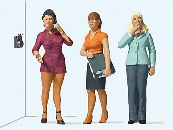 Preiser 44922 G Scale In the Office -- Women pkg(3)