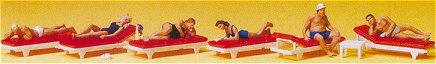 Preiser 10429 HO Sunbathers on Lounge Chairs (6)