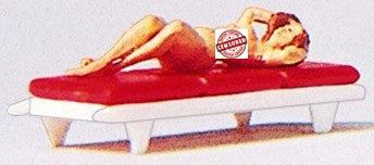 Preiser 29048 HO Nude Woman on Chaise Lounge Sunbathing